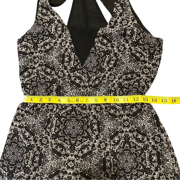 BCBGeneration Elegant Black and White Patterned Dress, Size SM, Dinner Cocktail - Picture 11 of 13